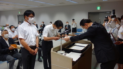 中組自治会さまへ授与１