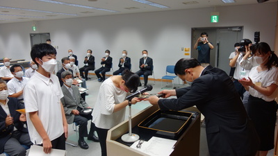 島根小学校・島根中学校さまへ授与２