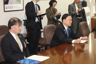 学生の声を聴く知事