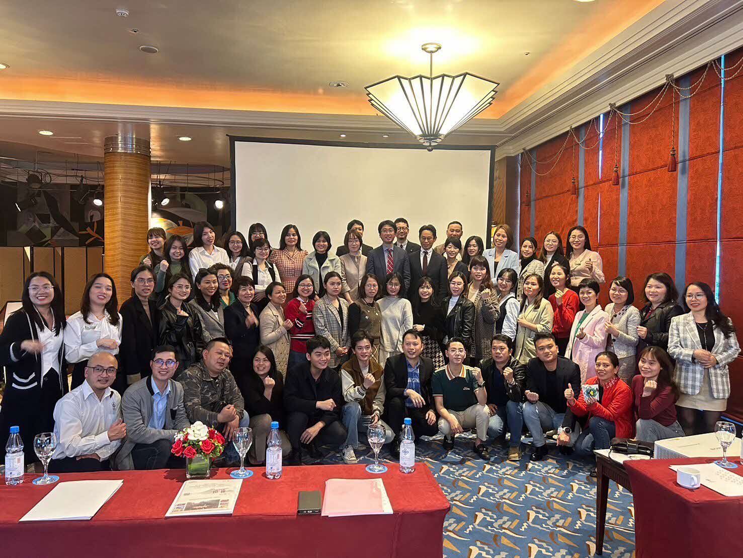 セミナー参加者との集合写真