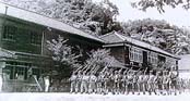 学校教練（写真）