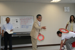 視察の様子その５