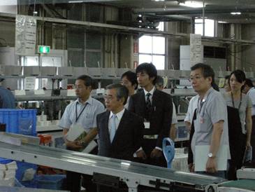 工場内視察の様子 工場内視察の様子その2