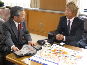 日高さんとの懇談の様子