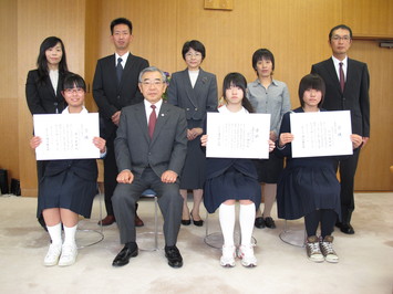 受賞者のみなさんと記念撮影