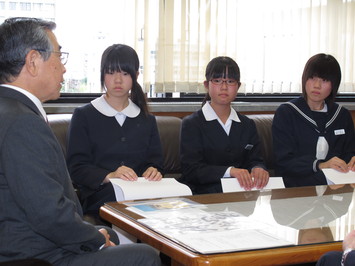 受賞者のみなさんとの歓談の様子