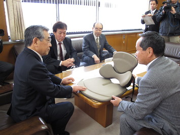 受賞報告の様子その1