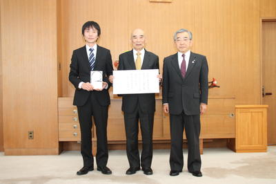 伝達式後に記念撮影