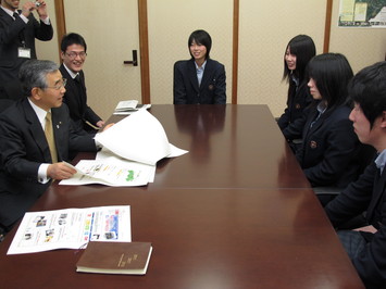 学習成果の報告の様子