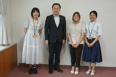 新しい国際交流員さんと