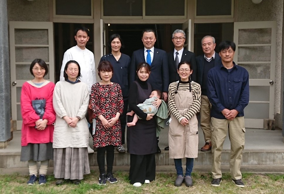 『HEKICHIKAKINOKI（旧柿木中学校）』にて