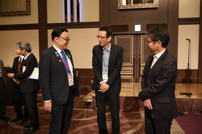 企業との歓談のようす