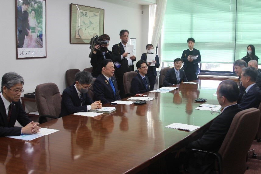 協定書締結後の歓談