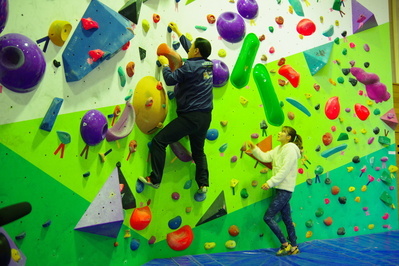 競技を体験する知事