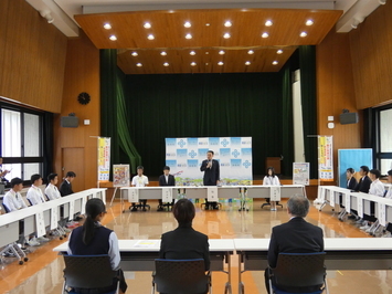 報告会のようす