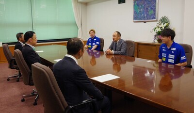 シーズン終了報告のようす