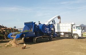 最新の大型燃料用チップ製造機の写真