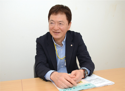 山崎祥センター長の写真