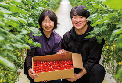 渡邊智美さんと山根康希さんの写真