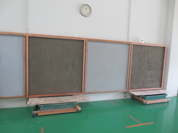 練習壁に一面、土を塗り付けることができました