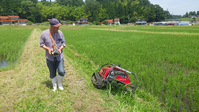 リモコン式自走除草機