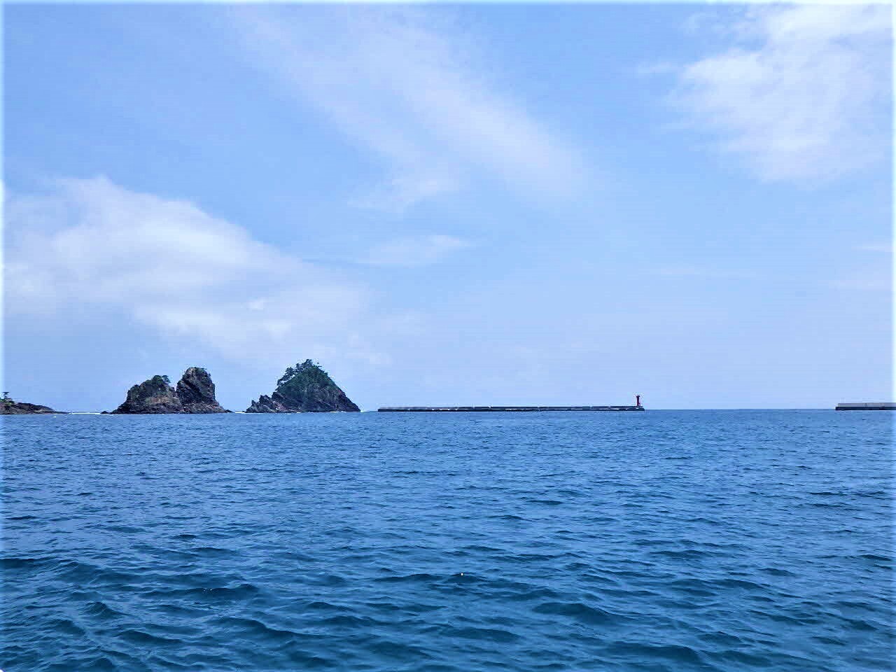 釜島と防波堤