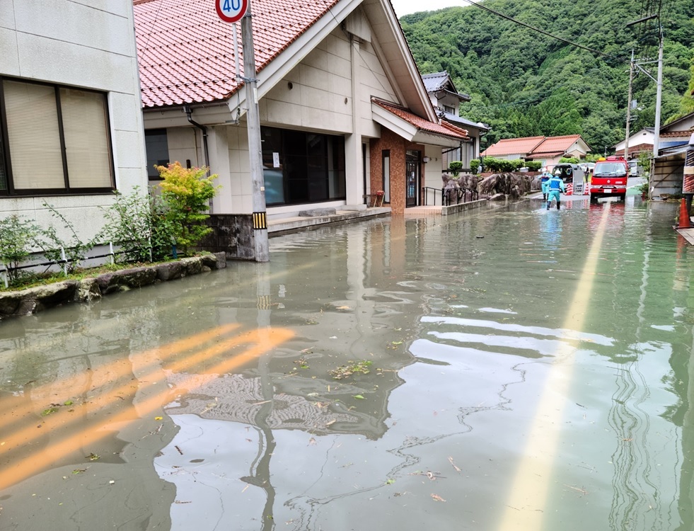 右岸下流部県道の浸水状況