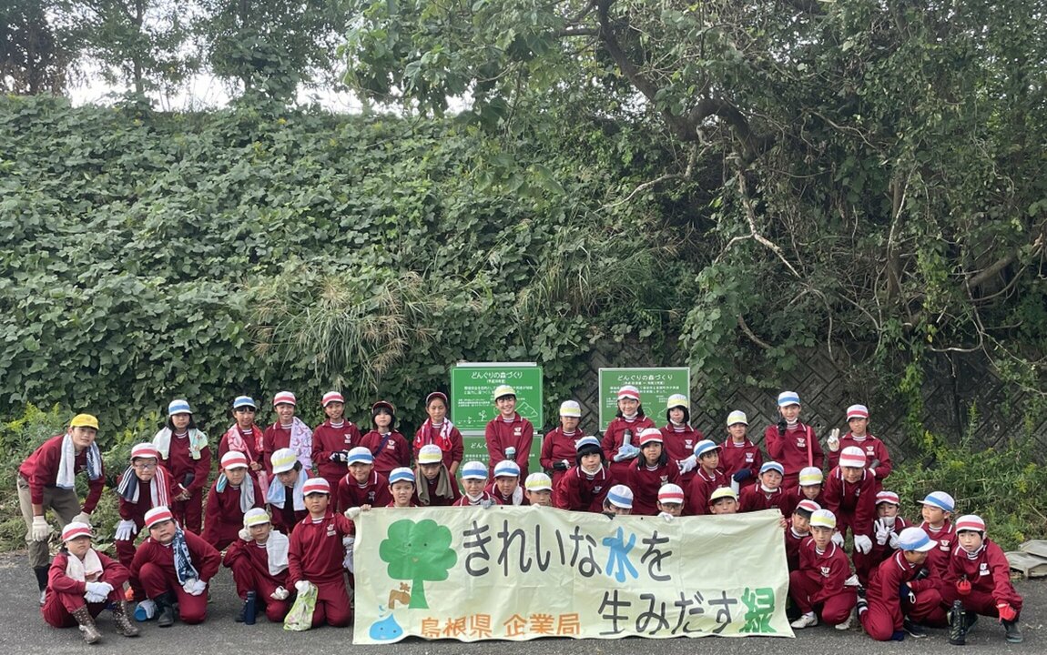 記念撮影。みんなで頑張って植えました！