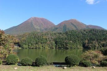 三瓶山